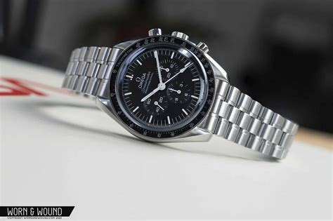 omega speedmaster lug to.